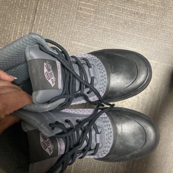 Vans Women's 7 Standard Mid Winter Snow MTE All-Trac Boots Gray/Black/Lavender - Picture 4 of 6